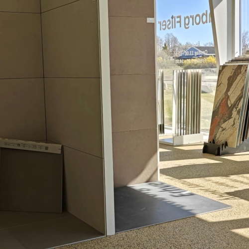 Fliser i flisebutik på Fyn